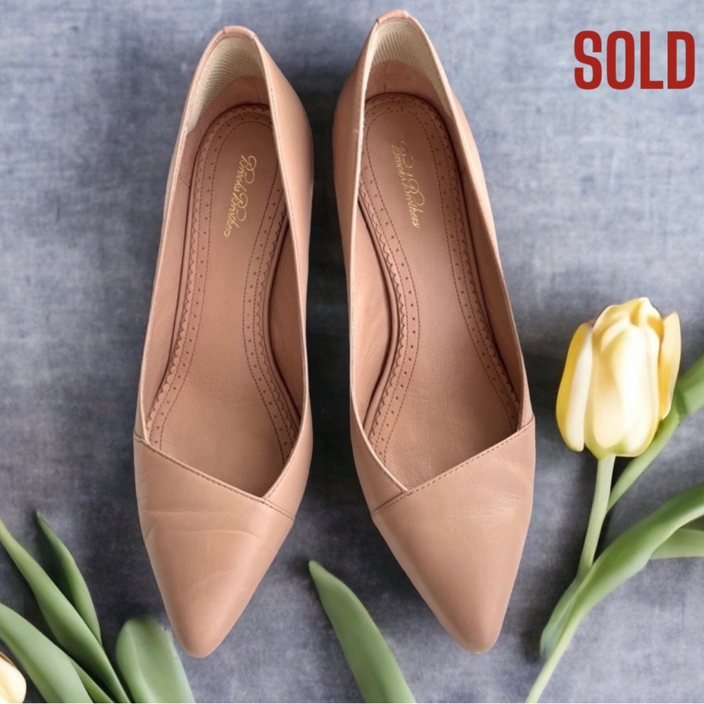 ***👠SOLD👠***BROOKS BROTHERS nude pumps.   Size 8.